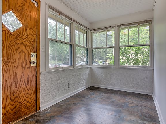 5th image of 3518 Aldrich Ave N