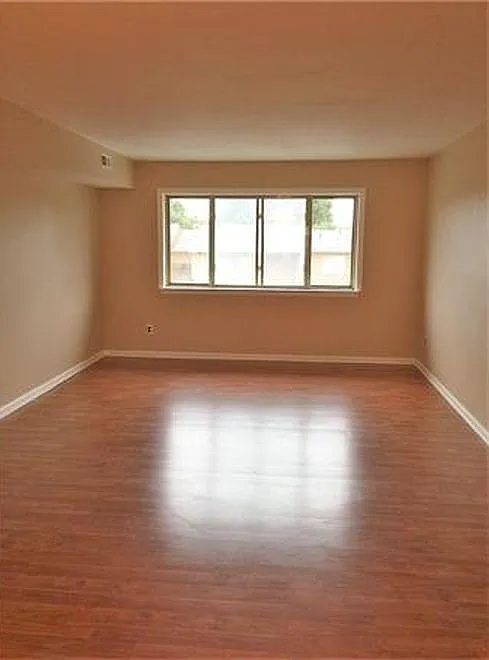 104 Mandon Ct photo 1