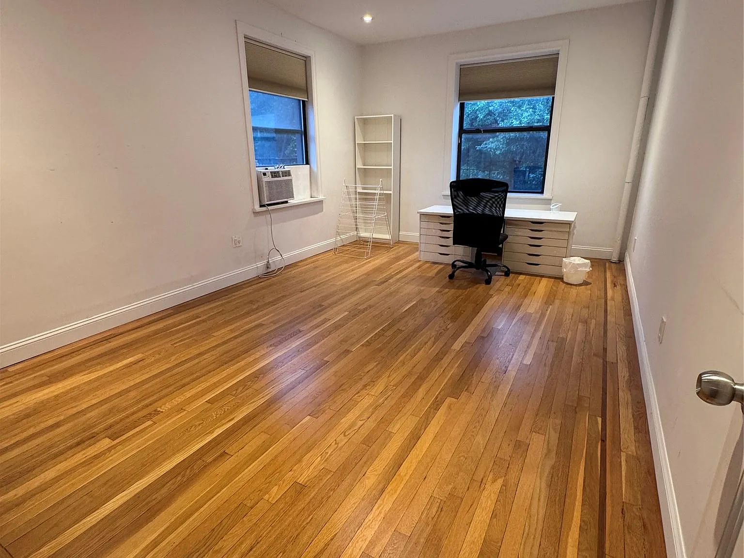 2 bed, 2.5 bath, 2100 sqft, $4,300 — Photo 3