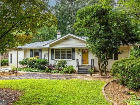 2469 Hunting Valley Dr, Decatur, GA 30033