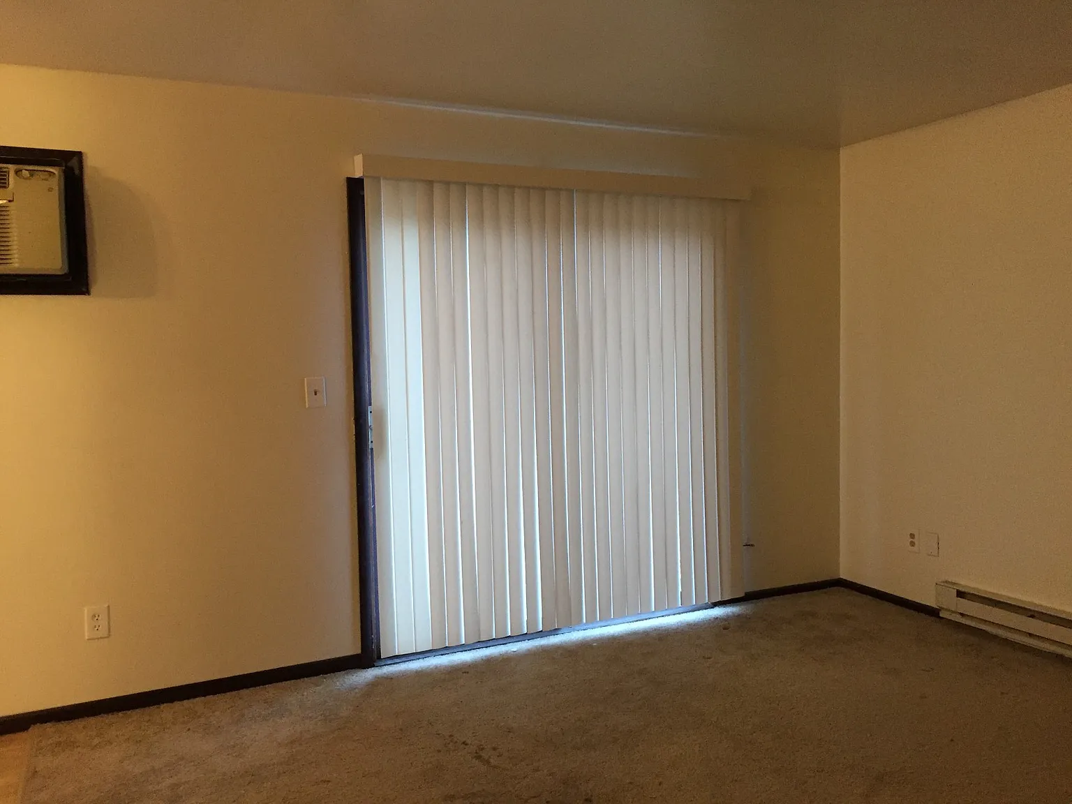 Centennial Ct 4327-4329 - 29-04 — Photo 3