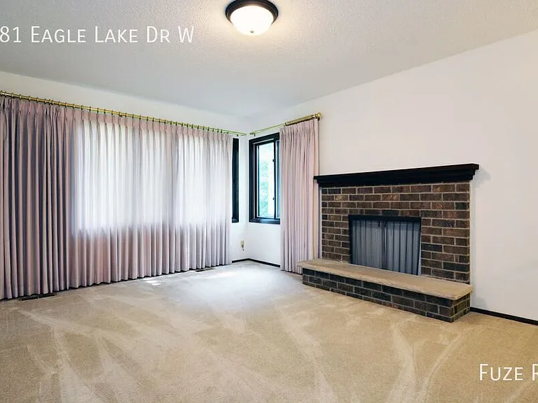 481 W Eagle Lake Dr — Photo 9