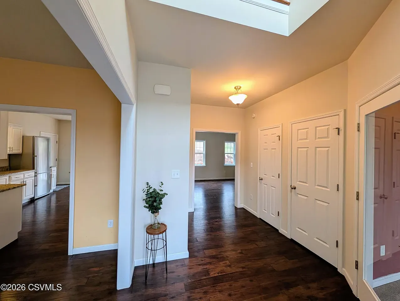 4 bed, 2.5 bath, 2794 sqft, $2,800 — Photo 2