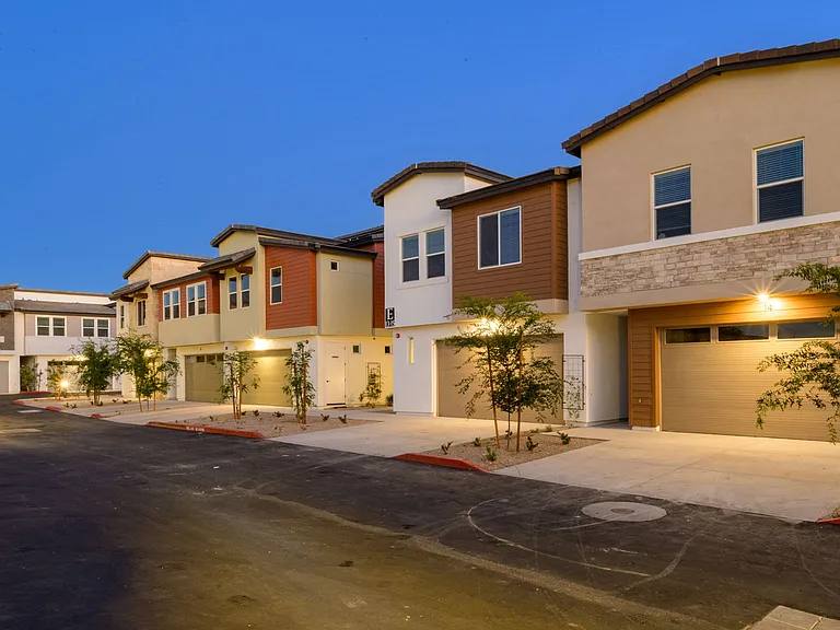 Veneto Townhomes — Photo 23