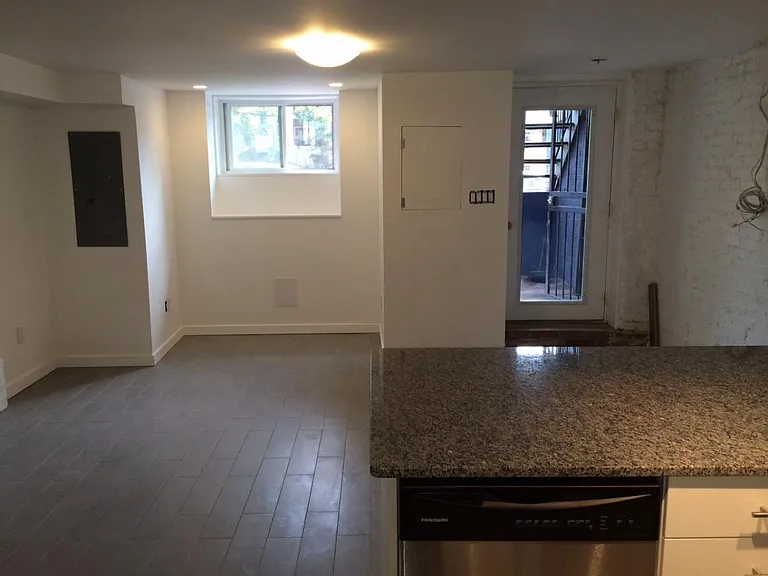 16 Rhode Island Ave NE #B — Photo 5