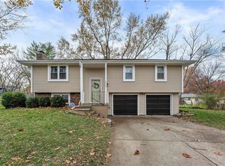 212 SW Dublin Ct, Blue Springs, MO 64014