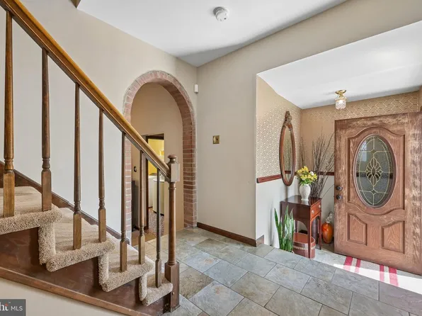 33 Sturbridge Dr, Erial, NJ 08081