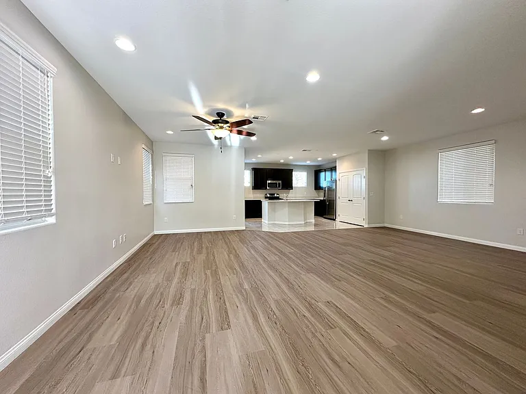 6130 Villa Lante Ave — Photo 3