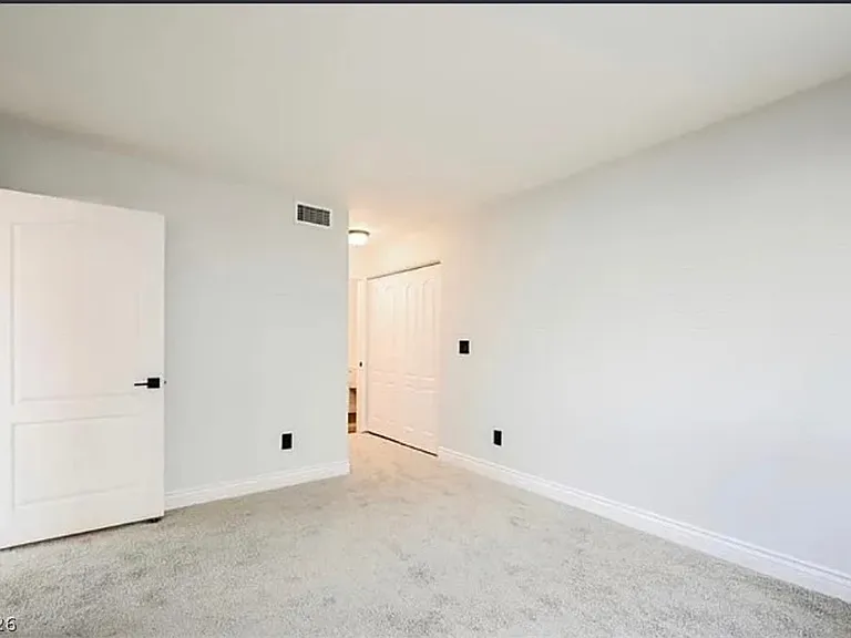 708 Anne Ln #708 — Photo 8