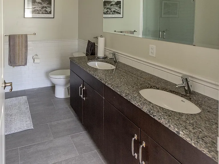 Adams House — Photo 8