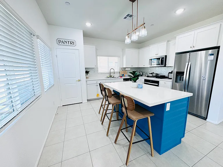 28445 Desert Trumpet Rd — Photo 3
