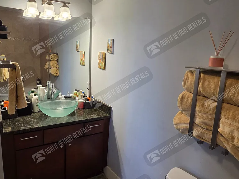 2915 John R St — Photo 24