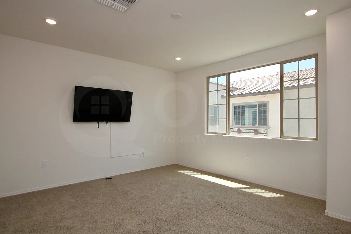 2 bed, 2.0 bath, 1193 sqft, $1,925 — Photo 4