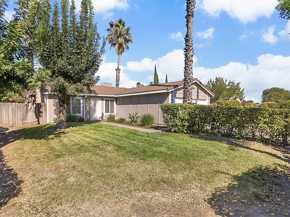 3rd image of 8805 Aylesford Ln