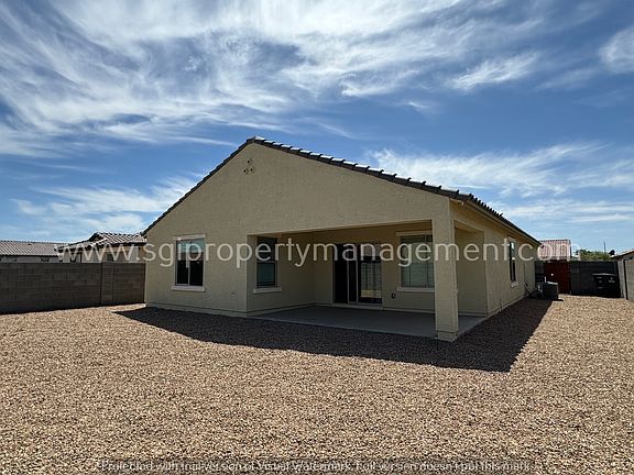 3rd image of 2058 E Julian Dr