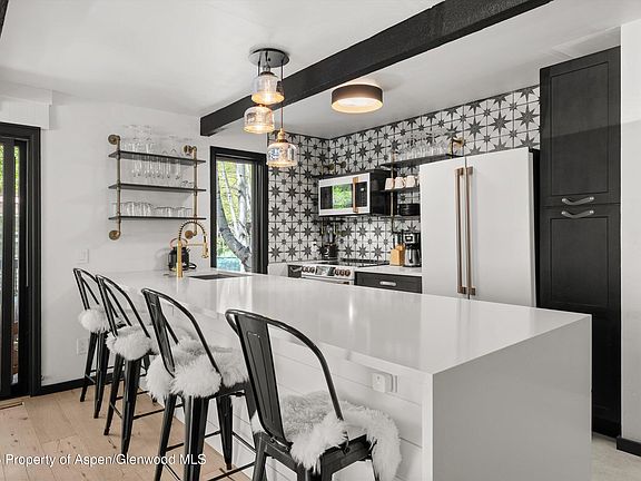 3rd image of 35 Upper Woodbridge Rd APT 2AB