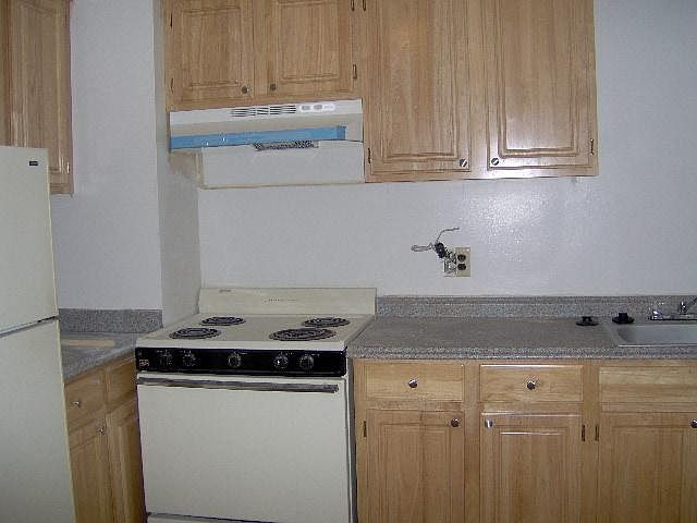 2nd image of 24 Old Colony Ave