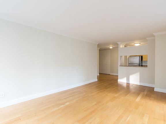 5th image of 235 W 48th St APT 12P