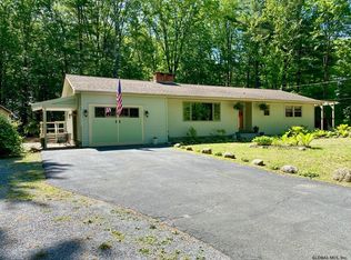 56 Dyer Switch Rd, Saratoga Springs, NY 12866