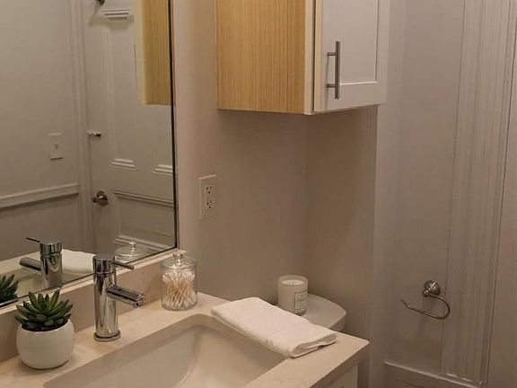 2nd image of 1 Cumberland St APT 2