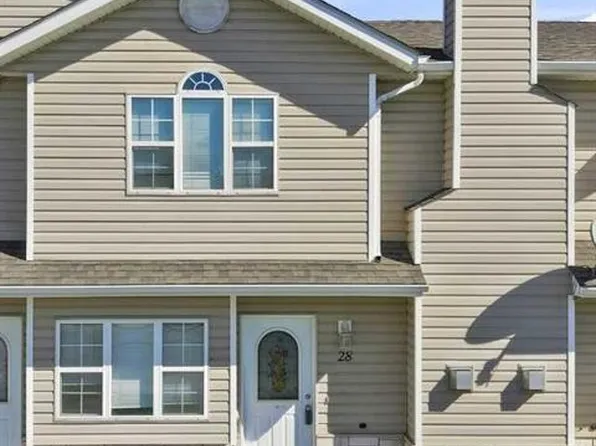 28 SW Terrace Heights Dr, Lacombe, AB T4L 2L8