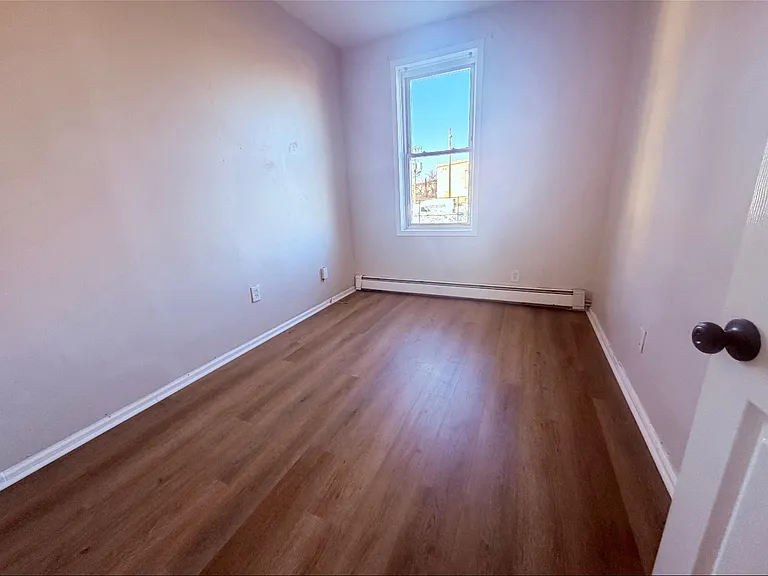 474 River St #1F — Photo 5