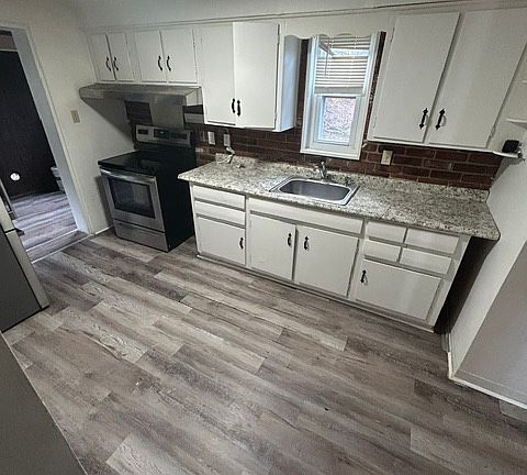 5th image of 271 Elias Dr