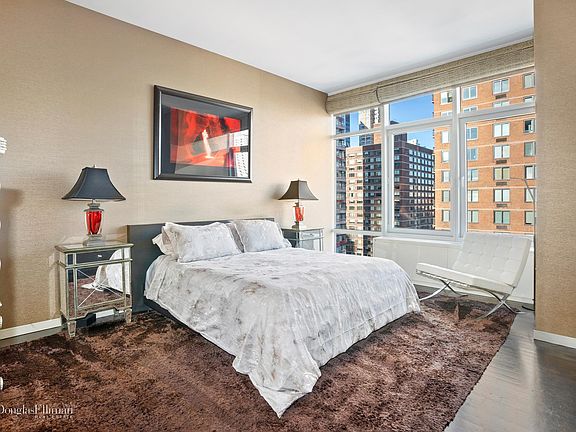2nd image of 310 E 53rd St APT 21A