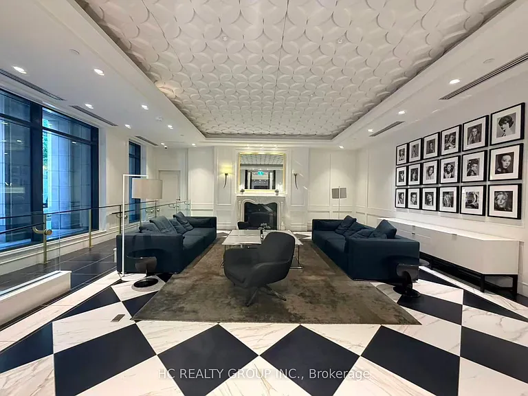 955 Bay St #1001 — Photo 3