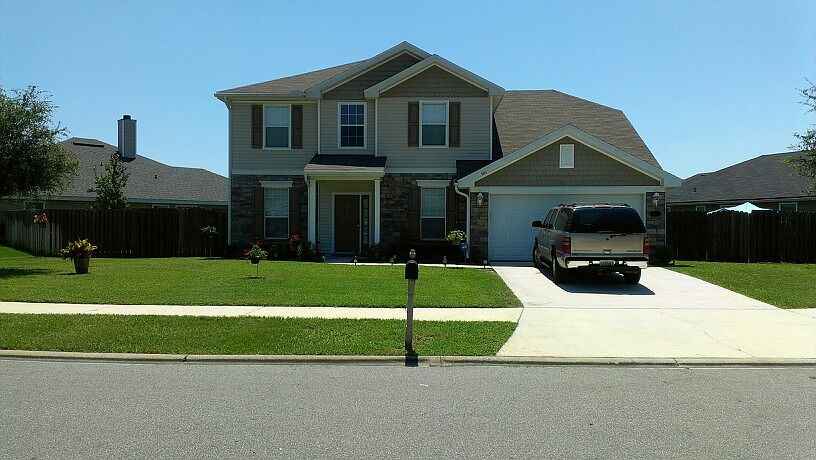 5561 Huckleberry Trl W