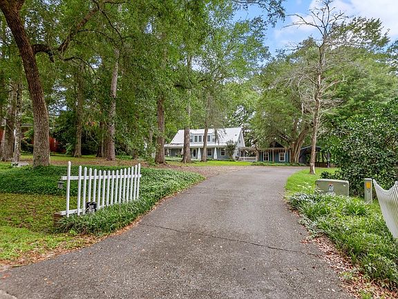 3rd image of 6752 Landover Cir
