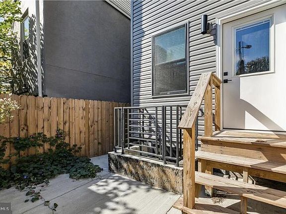 5th image of 1123 S 20th St APT 1