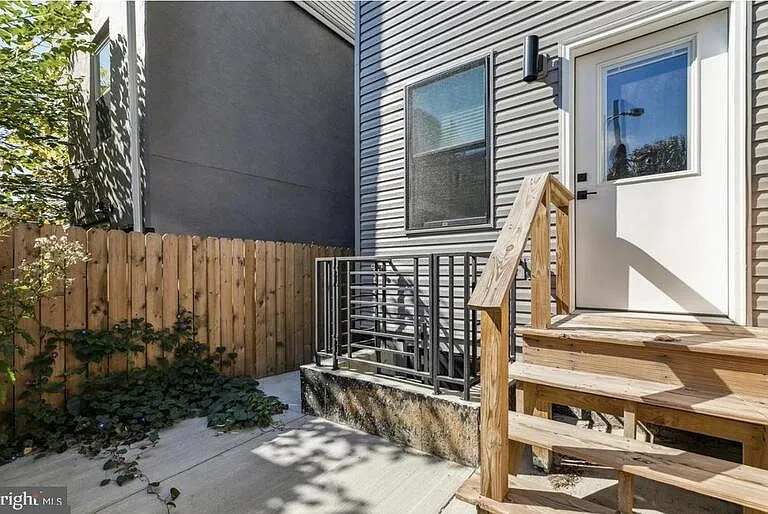1123 S 20th St #1 — Photo 5