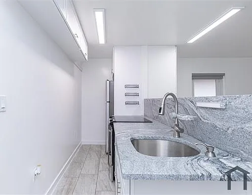 3 bed, 1203 sqft, $2,575 — Photo 4