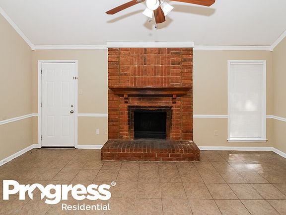 3rd image of 4760 Barkshire Dr