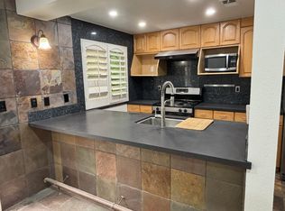 827 Del Mar Downs Rd UNIT F, Solana Beach, CA 92075
