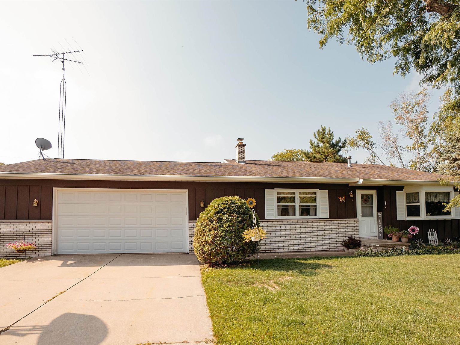 805 Sunset Ct, Waupun, WI 53963 Zillow