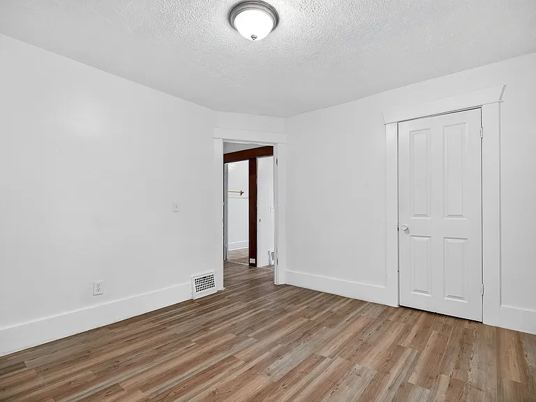 2128 6th St SW — Photo 14