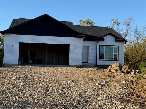 624 Lakeview Ave, Merrimac, WI 53561