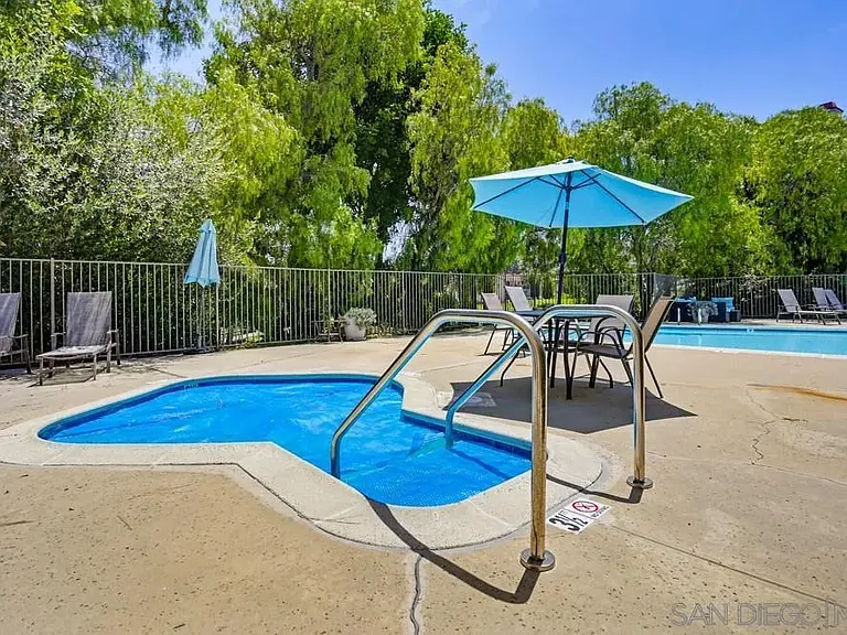 Swimming Pool/Hot Tub/Sauna