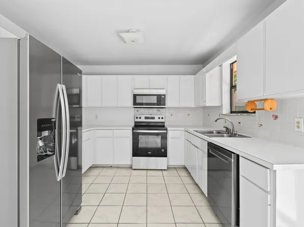 2634 Summit Boulevard, West Palm Beach, FL 33406