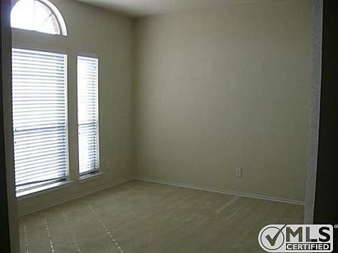 3rd image of 1224 Sunderland Ln