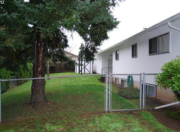 3rd image of 400 NE 118th Ave