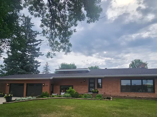 1310 4th St N, Wahpeton, ND 58075