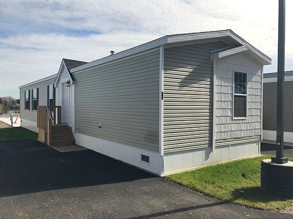 3rd image of 23 Windward Way