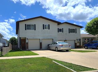 533 Lincoln Ave, Elgin, IL 60120