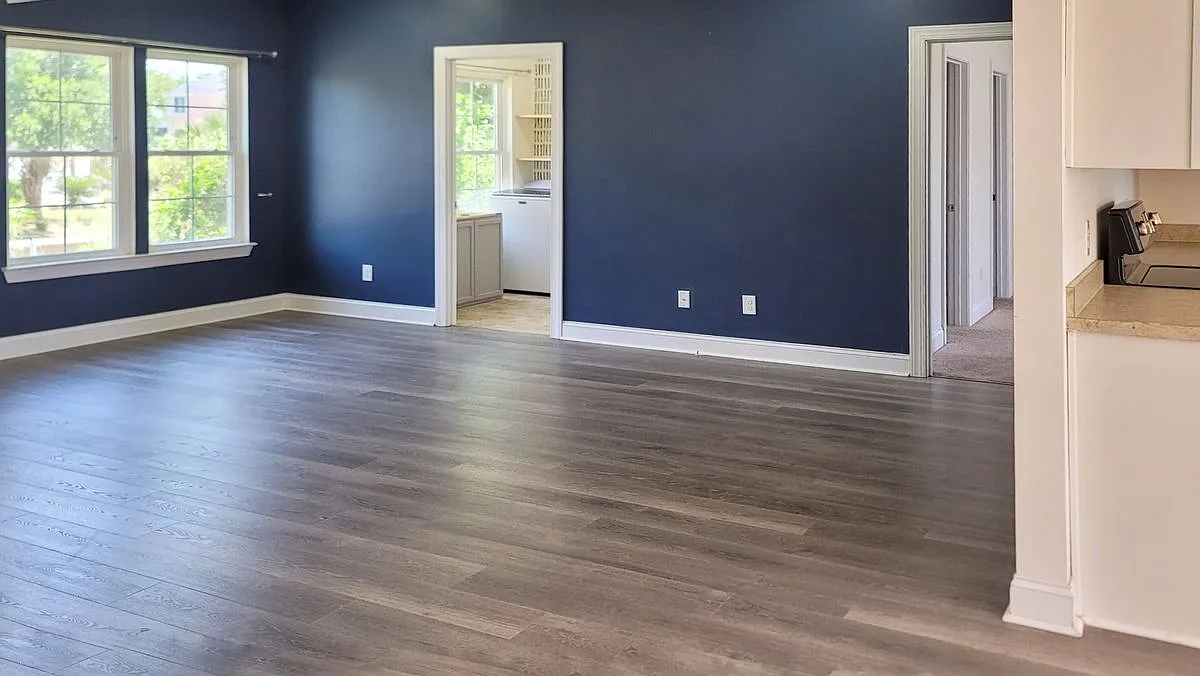 4 bed, 3.0 bath, 2041 sqft, $5,200 — Photo 2