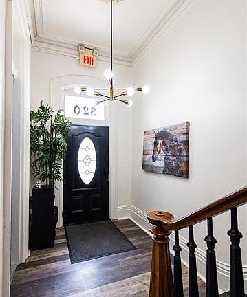 4th image of 320 E College St #11060237