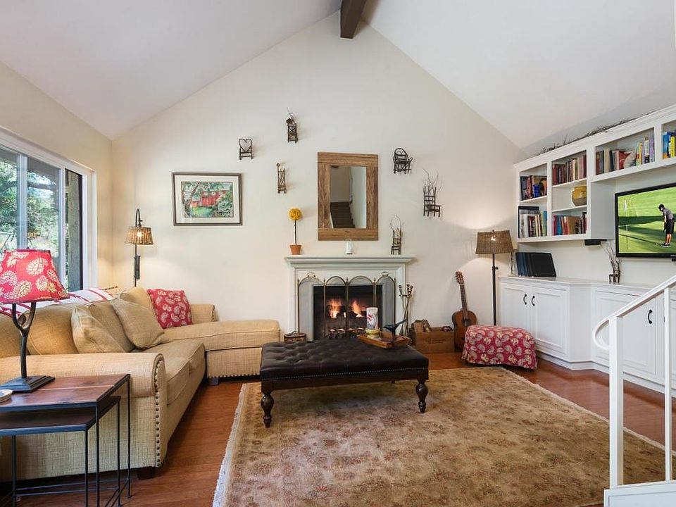 LivingRoom.jpg