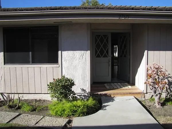 27615 Avenida Larga — Photo 3